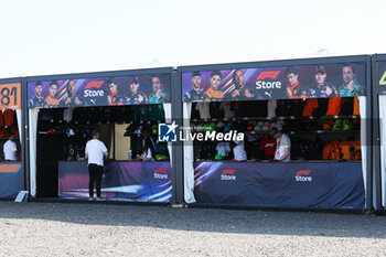 2023-07-07 - F1 merchandising, F1 store during the 2023 Formula 1 Aramco British Grand Prix, 10th round of the 2023 Formula One World Championship from July 7 to 9, 2023 on the Silverstone Circuit, in Silverstone, United Kingdom - F1 - BRITISH GRAND PRIX 2023 - FORMULA 1 - MOTORS
