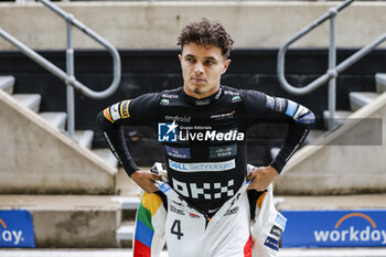 2023-07-08 - NORRIS Lando (gbr), McLaren F1 Team MCL60, portrait during the 2023 Formula 1 Aramco British Grand Prix, 10th round of the 2023 Formula One World Championship from July 7 to 9, 2023 on the Silverstone Circuit, in Silverstone, United Kingdom - F1 - BRITISH GRAND PRIX 2023 - FORMULA 1 - MOTORS