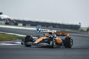 2023-07-08 - 81 PIASTRI Oscar (aus), McLaren F1 Team MCL60, action during the 2023 Formula 1 Aramco British Grand Prix, 10th round of the 2023 Formula One World Championship from July 7 to 9, 2023 on the Silverstone Circuit, in Silverstone, United Kingdom - F1 - BRITISH GRAND PRIX 2023 - FORMULA 1 - MOTORS