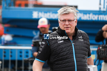 2023-07-09 - SZAFNAUER Otmar, Team Principal of Alpine F1 Team, portrait during the 2023 Formula 1 Aramco British Grand Prix, 10th round of the 2023 Formula One World Championship from July 7 to 9, 2023 on the Silverstone Circuit, in Silverstone, United Kingdom - F1 - BRITISH GRAND PRIX 2023 - RACE - FORMULA 1 - MOTORS