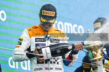 2023-07-09 - NORRIS Lando (gbr), McLaren F1 Team MCL60, portrait podium celebration during the 2023 Formula 1 Aramco British Grand Prix, 10th round of the 2023 Formula One World Championship from July 7 to 9, 2023 on the Silverstone Circuit, in Silverstone, United Kingdom - F1 - BRITISH GRAND PRIX 2023 - RACE - FORMULA 1 - MOTORS