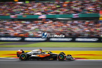 2023-07-09 - 04 NORRIS Lando (gbr), McLaren F1 Team MCL60, action during the 2023 Formula 1 Aramco British Grand Prix, 10th round of the 2023 Formula One World Championship from July 7 to 9, 2023 on the Silverstone Circuit, in Silverstone, United Kingdom - F1 - BRITISH GRAND PRIX 2023 - RACE - FORMULA 1 - MOTORS