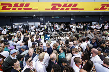 2023-07-09 - Mercedes AMG F1 Team spectators, fans during the 2023 Formula 1 Aramco British Grand Prix, 10th round of the 2023 Formula One World Championship from July 7 to 9, 2023 on the Silverstone Circuit, in Silverstone, United Kingdom - F1 - BRITISH GRAND PRIX 2023 - RACE - FORMULA 1 - MOTORS