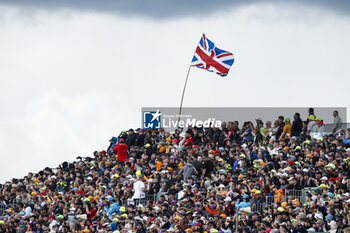 2023-07-09 - spectators, fans during the 2023 Formula 1 Aramco British Grand Prix, 10th round of the 2023 Formula One World Championship from July 7 to 9, 2023 on the Silverstone Circuit, in Silverstone, United Kingdom - F1 - BRITISH GRAND PRIX 2023 - RACE - FORMULA 1 - MOTORS