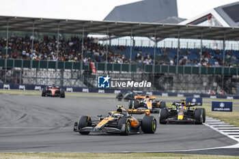 2023-07-09 - 04 NORRIS Lando (gbr), McLaren F1 Team MCL60, action 01 VERSTAPPEN Max (nld), Red Bull Racing RB19, action during the 2023 Formula 1 Aramco British Grand Prix, 10th round of the 2023 Formula One World Championship from July 7 to 9, 2023 on the Silverstone Circuit, in Silverstone, United Kingdom - F1 - BRITISH GRAND PRIX 2023 - RACE - FORMULA 1 - MOTORS