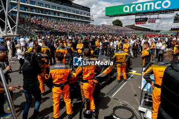 2023-07-09 - start of the race, depart, spectators, fans during the 2023 Formula 1 Aramco British Grand Prix, 10th round of the 2023 Formula One World Championship from July 7 to 9, 2023 on the Silverstone Circuit, in Silverstone, United Kingdom - F1 - BRITISH GRAND PRIX 2023 - RACE - FORMULA 1 - MOTORS
