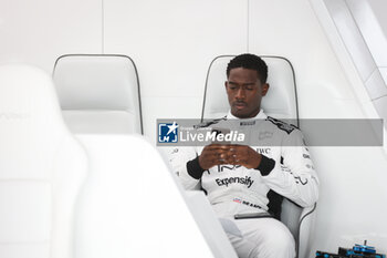 2023-07-09 - IDRIS Damson Alade-Bo (GBR), actor playing Joshua Pearce, driver of the fictional Apex APXGP team in the F1 movie by Apple Studios / Bruckheimer Films, portrait during the 2023 Formula 1 Aramco British Grand Prix, 10th round of the 2023 Formula One World Championship from July 7 to 9, 2023 on the Silverstone Circuit, in Silverstone, United Kingdom - F1 - BRITISH GRAND PRIX 2023 - RACE - FORMULA 1 - MOTORS