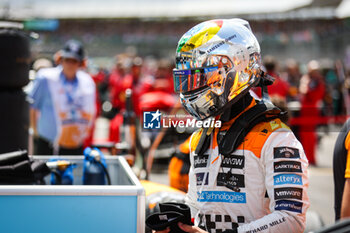 2023-07-09 - NORRIS Lando (gbr), McLaren F1 Team MCL60, portrait starting grid, grille de depart, during the 2023 Formula 1 Aramco British Grand Prix, 10th round of the 2023 Formula One World Championship from July 7 to 9, 2023 on the Silverstone Circuit, in Silverstone, United Kingdom - F1 - BRITISH GRAND PRIX 2023 - RACE - FORMULA 1 - MOTORS