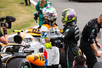 2023-07-09 - NORRIS Lando (gbr), McLaren F1 Team MCL60, HAMILTON Lewis (gbr), Mercedes AMG F1 Team W14, portrait during the 2023 Formula 1 Aramco British Grand Prix, 10th round of the 2023 Formula One World Championship from July 7 to 9, 2023 on the Silverstone Circuit, in Silverstone, United Kingdom - F1 - BRITISH GRAND PRIX 2023 - RACE - FORMULA 1 - MOTORS