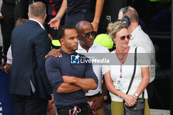 2023-07-09 - Family of HAMILTON Lewis (gbr), Nicolas his brother, Anthony his father and Linda his stepmother, portrait during the 2023 Formula 1 Aramco British Grand Prix, 10th round of the 2023 Formula One World Championship from July 7 to 9, 2023 on the Silverstone Circuit, in Silverstone, United Kingdom - F1 - BRITISH GRAND PRIX 2023 - RACE - FORMULA 1 - MOTORS