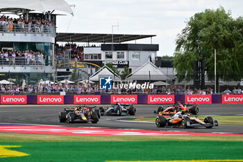 2023-07-09 - start of the race, depart, 04 NORRIS Lando (gbr), McLaren F1 Team MCL60, 01 VERSTAPPEN Max (nld), Red Bull Racing RB19, action during the 2023 Formula 1 Aramco British Grand Prix, 10th round of the 2023 Formula One World Championship from July 7 to 9, 2023 on the Silverstone Circuit, in Silverstone, United Kingdom - F1 - BRITISH GRAND PRIX 2023 - RACE - FORMULA 1 - MOTORS