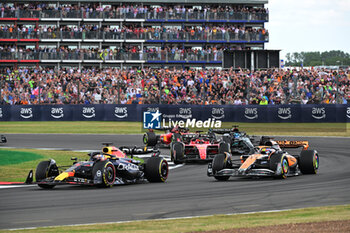 2023-07-09 - 01 VERSTAPPEN Max (nld), Red Bull Racing RB19, 81 PIASTRI Oscar (aus), McLaren F1 Team MCL60, action during the 2023 Formula 1 Aramco British Grand Prix, 10th round of the 2023 Formula One World Championship from July 7 to 9, 2023 on the Silverstone Circuit, in Silverstone, United Kingdom - F1 - BRITISH GRAND PRIX 2023 - RACE - FORMULA 1 - MOTORS