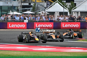 2023-07-09 - 01 VERSTAPPEN Max (nld), Red Bull Racing RB19, 04 NORRIS Lando (gbr), McLaren F1 Team MCL60, action during the 2023 Formula 1 Aramco British Grand Prix, 10th round of the 2023 Formula One World Championship from July 7 to 9, 2023 on the Silverstone Circuit, in Silverstone, United Kingdom - F1 - BRITISH GRAND PRIX 2023 - RACE - FORMULA 1 - MOTORS