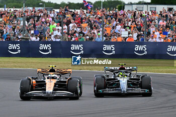 2023-07-09 - 04 NORRIS Lando (gbr), McLaren F1 Team MCL60, 44 HAMILTON Lewis (gbr), Mercedes AMG F1 Team W14, action during the 2023 Formula 1 Aramco British Grand Prix, 10th round of the 2023 Formula One World Championship from July 7 to 9, 2023 on the Silverstone Circuit, in Silverstone, United Kingdom - F1 - BRITISH GRAND PRIX 2023 - RACE - FORMULA 1 - MOTORS