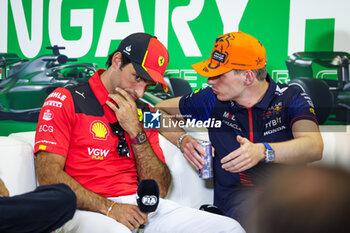 2023-07-20 - SAINZ Carlos (spa), Scuderia Ferrari SF-23, VERSTAPPEN Max (ned), Red Bull Racing RB19, portrait during the 2023 Formula 1 Qatar Airways Hungarian Grand Prix, 11th round of the 2023 Formula One World Championship from July 21 to 23, 2023 on the Hungaroring, in Mogyorod, Hungary - F1 - HUNGARIAN GRAND PRIX 2023 - FORMULA 1 - MOTORS