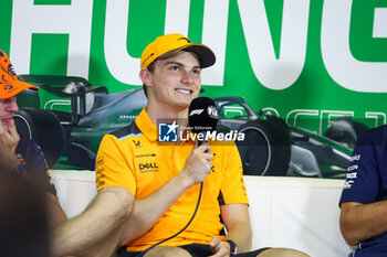 2023-07-20 - PIASTRI Oscar (aus), McLaren F1 Team MCL60, portrait during the 2023 Formula 1 Qatar Airways Hungarian Grand Prix, 11th round of the 2023 Formula One World Championship from July 21 to 23, 2023 on the Hungaroring, in Mogyorod, Hungary - F1 - HUNGARIAN GRAND PRIX 2023 - FORMULA 1 - MOTORS