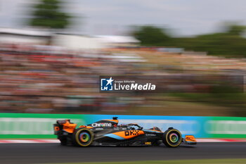 2023-07-21 - 81 PIASTRI Oscar (aus), McLaren F1 Team MCL60, action during the 2023 Formula 1 Qatar Airways Hungarian Grand Prix, 11th round of the 2023 Formula One World Championship from July 21 to 23, 2023 on the Hungaroring, in Mogyorod, Hungary - F1 - HUNGARIAN GRAND PRIX 2023 - FORMULA 1 - MOTORS