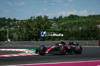2023-07-22 - 24 ZHOU Guanyu (chi), Alfa Romeo F1 Team Stake C43, action during the 2023 Formula 1 Qatar Airways Hungarian Grand Prix, 11th round of the 2023 Formula One World Championship from July 21 to 23, 2023 on the Hungaroring, in Mogyorod, Hungary - F1 - HUNGARIAN GRAND PRIX 2023 - FORMULA 1 - MOTORS