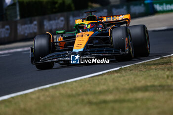 2023-07-22 - 81 PIASTRI Oscar (aus), McLaren F1 Team MCL60, action during the 2023 Formula 1 Qatar Airways Hungarian Grand Prix, 11th round of the 2023 Formula One World Championship from July 21 to 23, 2023 on the Hungaroring, in Mogyorod, Hungary - F1 - HUNGARIAN GRAND PRIX 2023 - FORMULA 1 - MOTORS