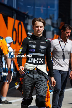 2023-07-22 - PIASTRI Oscar (aus), McLaren F1 Team MCL60, portrait during the 2023 Formula 1 Qatar Airways Hungarian Grand Prix, 11th round of the 2023 Formula One World Championship from July 21 to 23, 2023 on the Hungaroring, in Mogyorod, Hungary - F1 - HUNGARIAN GRAND PRIX 2023 - FORMULA 1 - MOTORS