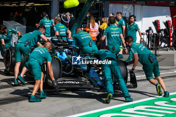 2023-07-22 - 18 STROLL Lance (can), Aston Martin F1 Team AMR23, action pitlaneduring the 2023 Formula 1 Qatar Airways Hungarian Grand Prix, 11th round of the 2023 Formula One World Championship from July 21 to 23, 2023 on the Hungaroring, in Mogyorod, Hungary - F1 - HUNGARIAN GRAND PRIX 2023 - FORMULA 1 - MOTORS