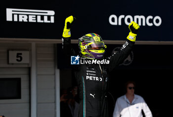 2023-07-22 - HAMILTON Lewis (gbr), Mercedes AMG F1 Team W14, portrait celebrating pole position during the 2023 Formula 1 Qatar Airways Hungarian Grand Prix, 11th round of the 2023 Formula One World Championship from July 21 to 23, 2023 on the Hungaroring, in Mogyorod, Hungary - F1 - HUNGARIAN GRAND PRIX 2023 - FORMULA 1 - MOTORS