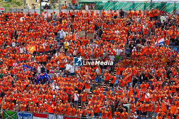 2023-07-23 - The Oranje Army in the grandstands during the 2023 Formula 1 Qatar Airways Hungarian Grand Prix, 11th round of the 2023 Formula One World Championship from July 21 to 23, 2023 on the Hungaroring, in Mogyorod, Hungary - F1 - HUNGARIAN GRAND PRIX 2023 - RACE - FORMULA 1 - MOTORS