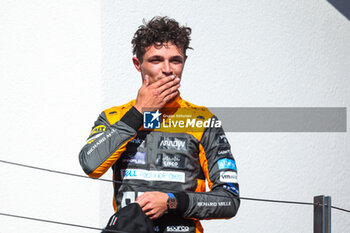 2023-07-23 - NORRIS Lando (gbr), McLaren F1 Team MCL60, portrait podium during the 2023 Formula 1 Qatar Airways Hungarian Grand Prix, 11th round of the 2023 Formula One World Championship from July 21 to 23, 2023 on the Hungaroring, in Mogyorod, Hungary - F1 - HUNGARIAN GRAND PRIX 2023 - RACE - FORMULA 1 - MOTORS