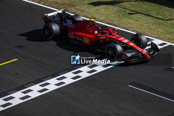 2023-07-23 - 55 SAINZ Carlos (spa), Scuderia Ferrari SF-23, action during the 2023 Formula 1 Qatar Airways Hungarian Grand Prix, 11th round of the 2023 Formula One World Championship from July 21 to 23, 2023 on the Hungaroring, in Mogyorod, Hungary - F1 - HUNGARIAN GRAND PRIX 2023 - RACE - FORMULA 1 - MOTORS