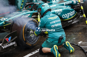 2023-07-27 - Aston Martin F1 Team AMR22, mechanic, mecanicien training at Pit Stop during the Formula 1 Rolex Belgian Grand Prix 2022, 14th round of the 2022 FIA Formula One World Championship from August 26 to 28, 2022 on the Circuit de Spa-Francorchamps, in Francorchamps, Belgium - F1 - BELGIAN GRAND PRIX 2022 - FORMULA 1 - MOTORS