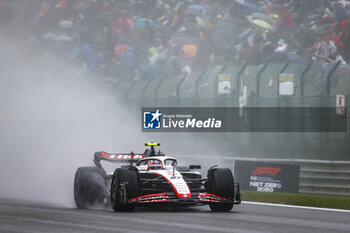 2023-07-28 - 27 HULKENBERG Nico (ger), Haas F1 Team VF-23 Ferrari, action rain, pluie, during the 2023 Formula 1 MSC Cruises Belgian Grand Prix, 12th round of the 2023 Formula One World Championship from July 28 to 30, 2023 on the Circuit de Spa-Francorchamps, in Stavelot, Belgium - F1 - BELGIAN GRAND PRIX 2023 - FORMULA 1 - MOTORS