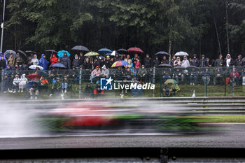 2023-07-28 - Alfa Romeo F1 Team Stake, ambiance, crowd, foule, fans, fan, spectatorsn rain, pluie, during the 2023 Formula 1 MSC Cruises Belgian Grand Prix, 12th round of the 2023 Formula One World Championship from July 28 to 30, 2023 on the Circuit de Spa-Francorchamps, in Stavelot, Belgium - F1 - BELGIAN GRAND PRIX 2023 - FORMULA 1 - MOTORS