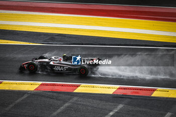 2023-07-28 - 27 HULKENBERG Nico (ger), Haas F1 Team VF-23 Ferrari, action, rain, pluie, during the 2023 Formula 1 MSC Cruises Belgian Grand Prix, 12th round of the 2023 Formula One World Championship from July 28 to 30, 2023 on the Circuit de Spa-Francorchamps, in Stavelot, Belgium - F1 - BELGIAN GRAND PRIX 2023 - FORMULA 1 - MOTORS
