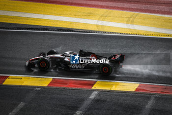 2023-07-28 - 20 MAGNUSSEN Kevin (den), Haas F1 Team VF-23 Ferrari, action, rain, pluie, during the 2023 Formula 1 MSC Cruises Belgian Grand Prix, 12th round of the 2023 Formula One World Championship from July 28 to 30, 2023 on the Circuit de Spa-Francorchamps, in Stavelot, Belgium - F1 - BELGIAN GRAND PRIX 2023 - FORMULA 1 - MOTORS