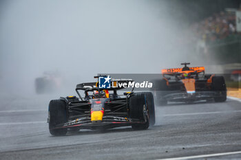 2023-07-29 - 01 VERSTAPPEN Max (nld), Red Bull Racing RB19, 81 PIASTRI Oscar (aus), McLaren F1 Team MCL60, action during the 2023 Formula 1 MSC Cruises Belgian Grand Prix, 12th round of the 2023 Formula One World Championship from July 28 to 30, 2023 on the Circuit de Spa-Francorchamps, in Stavelot, Belgium - F1 - BELGIAN GRAND PRIX 2023 - FORMULA 1 - MOTORS