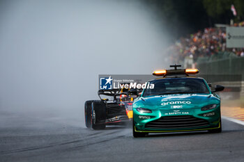 2023-07-29 - FIA Aston Martin Vantage Safety Car in front of VERSTAPPEN Max (ned), Red Bull Racing RB19, portrait, during the 2023 Formula 1 MSC Cruises Belgian Grand Prix, 12th round of the 2023 Formula One World Championship from July 28 to 30, 2023 on the Circuit de Spa-Francorchamps, in Stavelot, Belgium - F1 - BELGIAN GRAND PRIX 2023 - FORMULA 1 - MOTORS