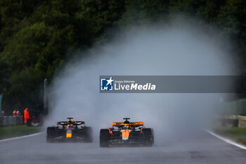 2023-07-29 - 81 PIASTRI Oscar (aus), McLaren F1 Team MCL60, 01 VERSTAPPEN Max (nld), Red Bull Racing RB19, action during the 2023 Formula 1 MSC Cruises Belgian Grand Prix, 12th round of the 2023 Formula One World Championship from July 28 to 30, 2023 on the Circuit de Spa-Francorchamps, in Stavelot, Belgium - F1 - BELGIAN GRAND PRIX 2023 - FORMULA 1 - MOTORS