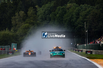 2023-07-29 - The FIA Aston Martin Vantage Safety Car in front of PIASTRI Oscar (aus), McLaren F1 Team MCL60, during the 2023 Formula 1 MSC Cruises Belgian Grand Prix, 12th round of the 2023 Formula One World Championship from July 28 to 30, 2023 on the Circuit de Spa-Francorchamps, in Stavelot, Belgium - F1 - BELGIAN GRAND PRIX 2023 - FORMULA 1 - MOTORS