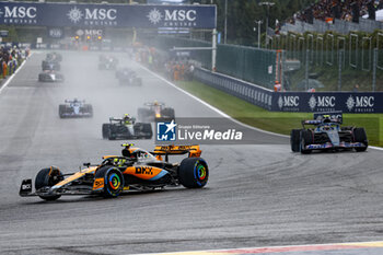 2023-07-29 - 04 NORRIS Lando (gbr), McLaren F1 Team MCL60, 10 GASLY Pierre (fra), Alpine F1 Team A523, action, start of the race, rain, pluie, depart, during the 2023 Formula 1 MSC Cruises Belgian Grand Prix, 12th round of the 2023 Formula One World Championship from July 28 to 30, 2023 on the Circuit de Spa-Francorchamps, in Stavelot, Belgium - F1 - BELGIAN GRAND PRIX 2023 - FORMULA 1 - MOTORS
