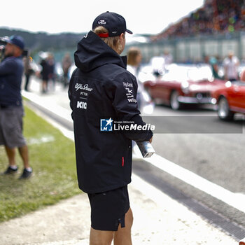 2023-07-30 - BOTTAS Valtteri (fin), Alfa Romeo F1 Team Stake C43, portrait, drivers parade, during the 2023 Formula 1 MSC Cruises Belgian Grand Prix, 12th round of the 2023 Formula One World Championship from July 28 to 30, 2023 on the Circuit de Spa-Francorchamps, in Stavelot, Belgium - F1 - BELGIAN GRAND PRIX 2023 - RACE - FORMULA 1 - MOTORS