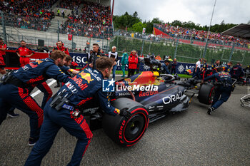 2023-07-30 - 11 PEREZ Sergio (mex), Red Bull Racing RB19, starting grid during the 2023 Formula 1 MSC Cruises Belgian Grand Prix, 12th round of the 2023 Formula One World Championship from July 28 to 30, 2023 on the Circuit de Spa-Francorchamps, in Stavelot, Belgium - F1 - BELGIAN GRAND PRIX 2023 - RACE - FORMULA 1 - MOTORS