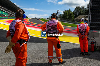 2023-07-30 - Marshalls watching the cars during the 2023 Formula 1 MSC Cruises Belgian Grand Prix, 12th round of the 2023 Formula One World Championship from July 28 to 30, 2023 on the Circuit de Spa-Francorchamps, in Stavelot, Belgium - F1 - BELGIAN GRAND PRIX 2023 - RACE - FORMULA 1 - MOTORS