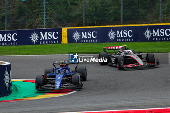 2023-07-30 - 02 SARGEANT Logan (usa), Williams Racing FW45, 27 HULKENBERG Nico (ger), Haas F1 Team VF-23 Ferrari, action during the 2023 Formula 1 MSC Cruises Belgian Grand Prix, 12th round of the 2023 Formula One World Championship from July 28 to 30, 2023 on the Circuit de Spa-Francorchamps, in Stavelot, Belgium - F1 - BELGIAN GRAND PRIX 2023 - RACE - FORMULA 1 - MOTORS