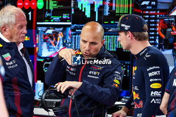 2023-08-26 - LAMBIASE Gianpiero, Race Engineer of Max Verstappen, VERSTAPPEN Max (ned), Red Bull Racing RB19, portrait during the 2023 Formula 1 Heineken Dutch Grand Prix, 13th round of the 2023 Formula One World Championship from August 25 to 28, 2023 on the Zandvoort Circuit, in Zandvoort, Netherlands - F1 - DUTCH GRAND PRIX 2023 - FORMULA 1 - MOTORS