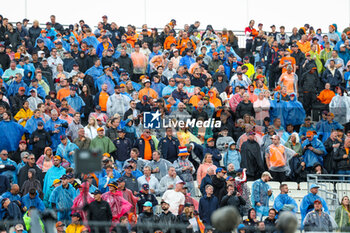 2023-08-26 - Fans during the 2023 Formula 1 Heineken Dutch Grand Prix, 13th round of the 2023 Formula One World Championship from August 25 to 28, 2023 on the Zandvoort Circuit, in Zandvoort, Netherlands - F1 - DUTCH GRAND PRIX 2023 - FORMULA 1 - MOTORS
