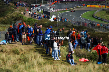 2023-08-26 - Fans watching the cars during the 2023 Formula 1 Heineken Dutch Grand Prix, 13th round of the 2023 Formula One World Championship from August 25 to 28, 2023 on the Zandvoort Circuit, in Zandvoort, Netherlands - F1 - DUTCH GRAND PRIX 2023 - FORMULA 1 - MOTORS