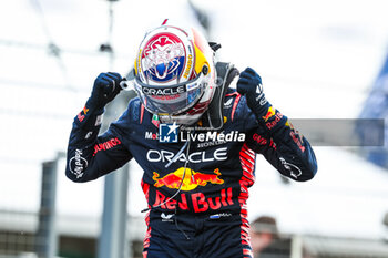 2023-08-27 - VERSTAPPEN Max (ned), Red Bull Racing RB19, portrait celebrating victory during the 2023 Formula 1 Heineken Dutch Grand Prix, 13th round of the 2023 Formula One World Championship from August 25 to 28, 2023 on the Zandvoort Circuit, in Zandvoort, Netherlands - F1 - DUTCH GRAND PRIX 2023 - RACE - FORMULA 1 - MOTORS
