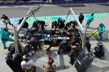 2023-08-27 - 44 HAMILTON Lewis (gbr), Mercedes AMG F1 Team W14, action pitstop during the 2023 Formula 1 Heineken Dutch Grand Prix, 13th round of the 2023 Formula One World Championship from August 25 to 28, 2023 on the Zandvoort Circuit, in Zandvoort, Netherlands - F1 - DUTCH GRAND PRIX 2023 - RACE - FORMULA 1 - MOTORS