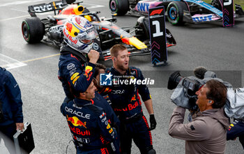 2023-08-27 - 01 VERSTAPPEN Max (nld), Red Bull Racing RB19, celebrating victory during the 2023 Formula 1 Heineken Dutch Grand Prix, 13th round of the 2023 Formula One World Championship from August 25 to 28, 2023 on the Zandvoort Circuit, in Zandvoort, Netherlands - F1 - DUTCH GRAND PRIX 2023 - RACE - FORMULA 1 - MOTORS