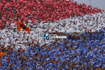 2023-08-27 - spectators, fans, during the 2023 Formula 1 Heineken Dutch Grand Prix, 13th round of the 2023 Formula One World Championship from August 25 to 28, 2023 on the Zandvoort Circuit, in Zandvoort, Netherlands - F1 - DUTCH GRAND PRIX 2023 - RACE - FORMULA 1 - MOTORS